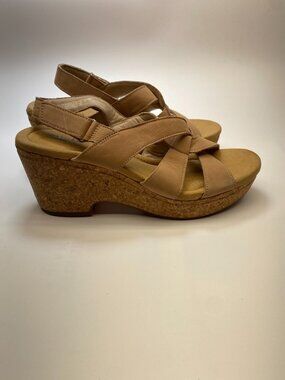 Clarks Women's Classic Cork Strap Wedge Tan Sandal Sz 11